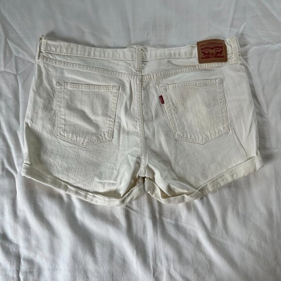 Levi's White Mid Rise Cuff Leg Cotton Jean Shorts | Size 14/32 - Picture 4 of 6